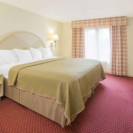 Howard Johnson By Wyndham Dothan Exterior foto