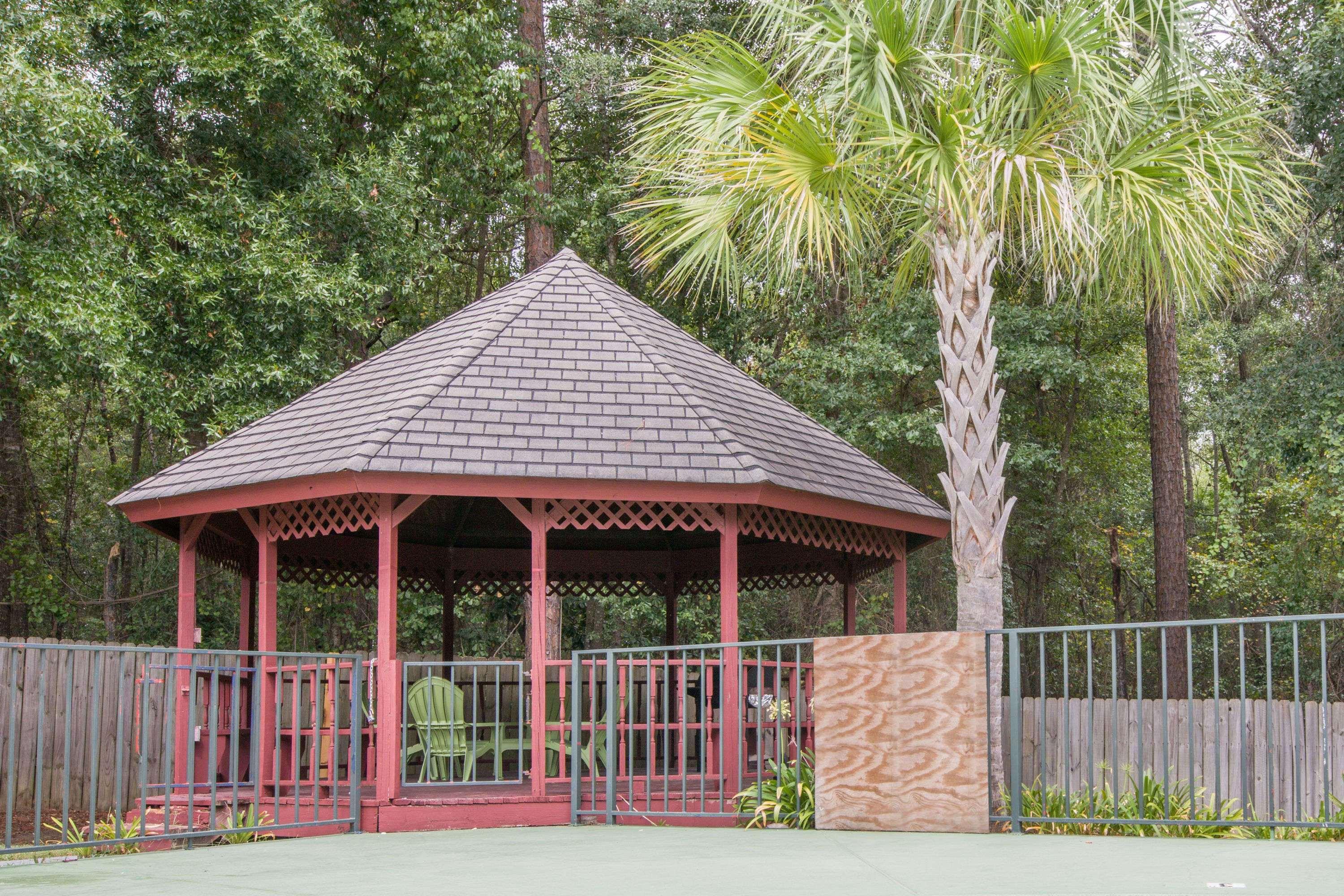 Howard Johnson By Wyndham Dothan Exterior foto